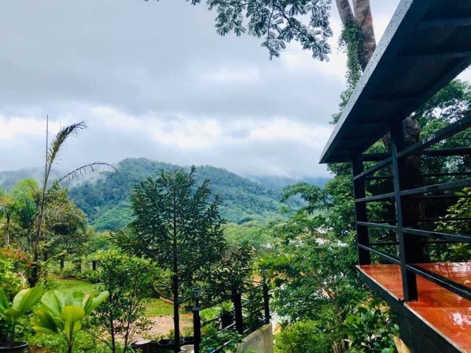 Baanhatsompaen Homestay 拉廊 外观 照片
